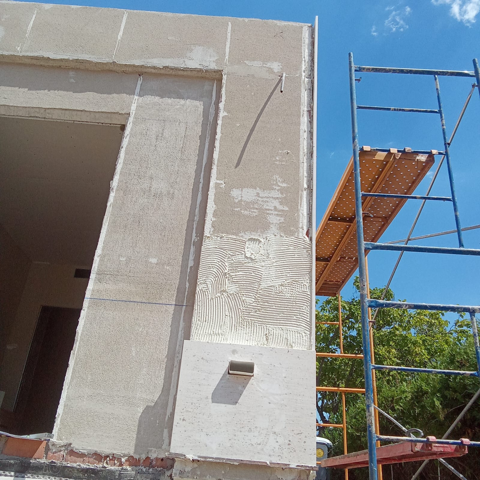 Vista exterior vivienda construida - M.I.A. Construcciones